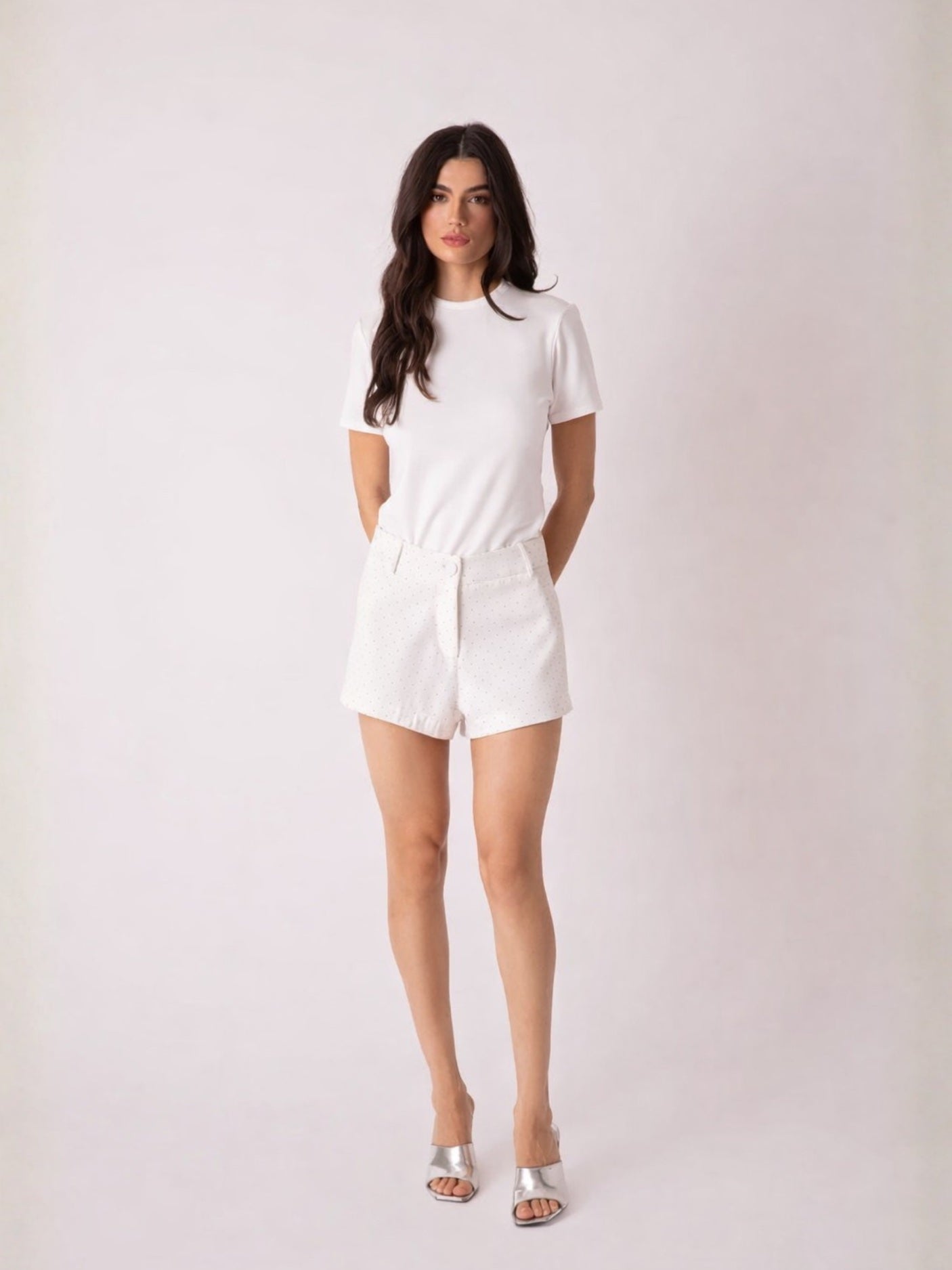 Short Mila 2